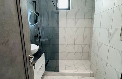 Аренда комфортной 2-комнатной квартиры с видом на море, 54 м², Мамая, Констанца, Румыния